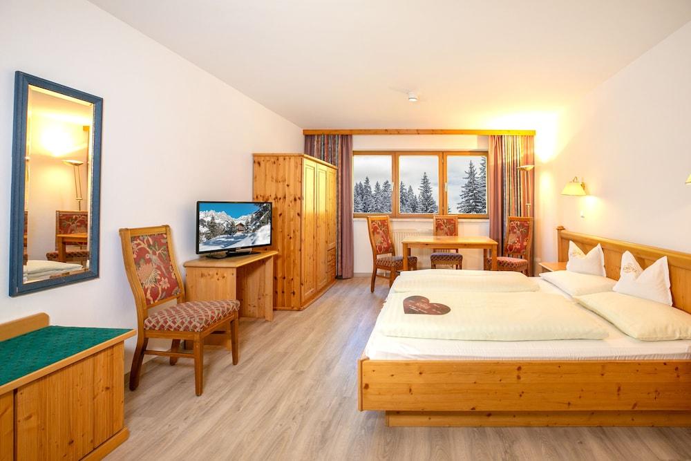 Schuetz Hotel โอเบอร์เทาเอิร์น ภายนอก รูปภาพ