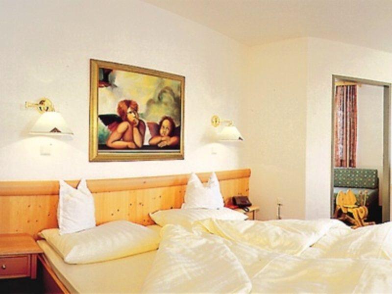Schuetz Hotel โอเบอร์เทาเอิร์น ภายนอก รูปภาพ